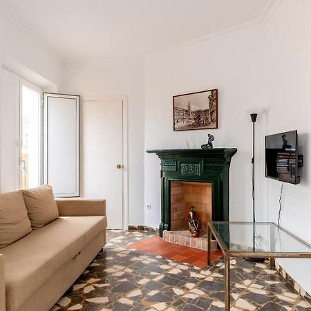 Aoa Conde De Ibarra Apartment Sevilla Bagian luar foto