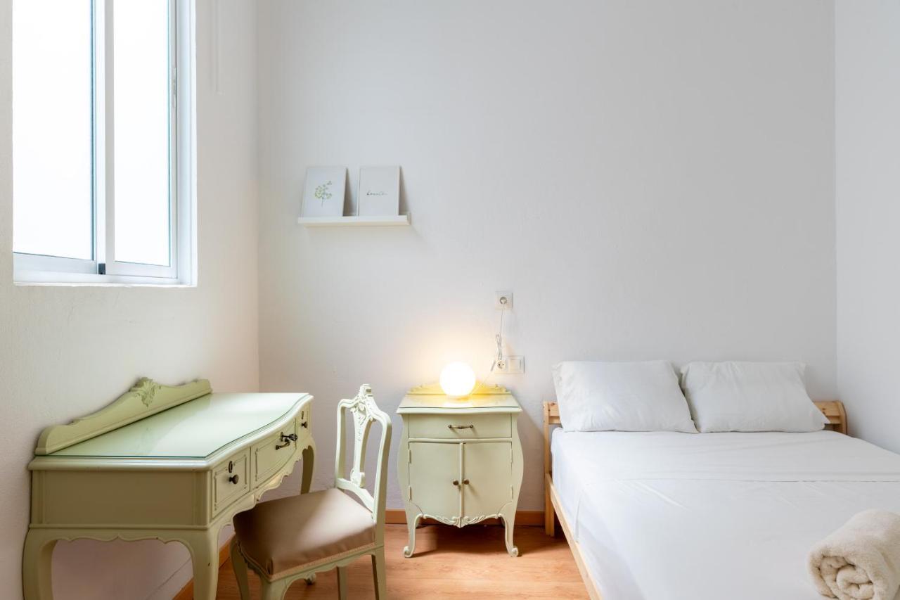 Aoa Conde De Ibarra Apartment Sevilla Bagian luar foto