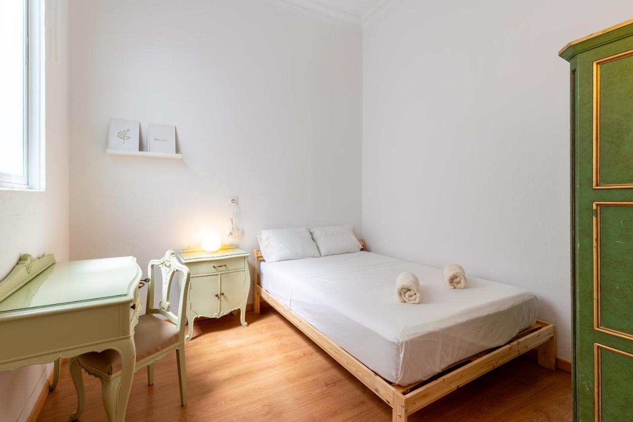 Aoa Conde De Ibarra Apartment Sevilla Bagian luar foto