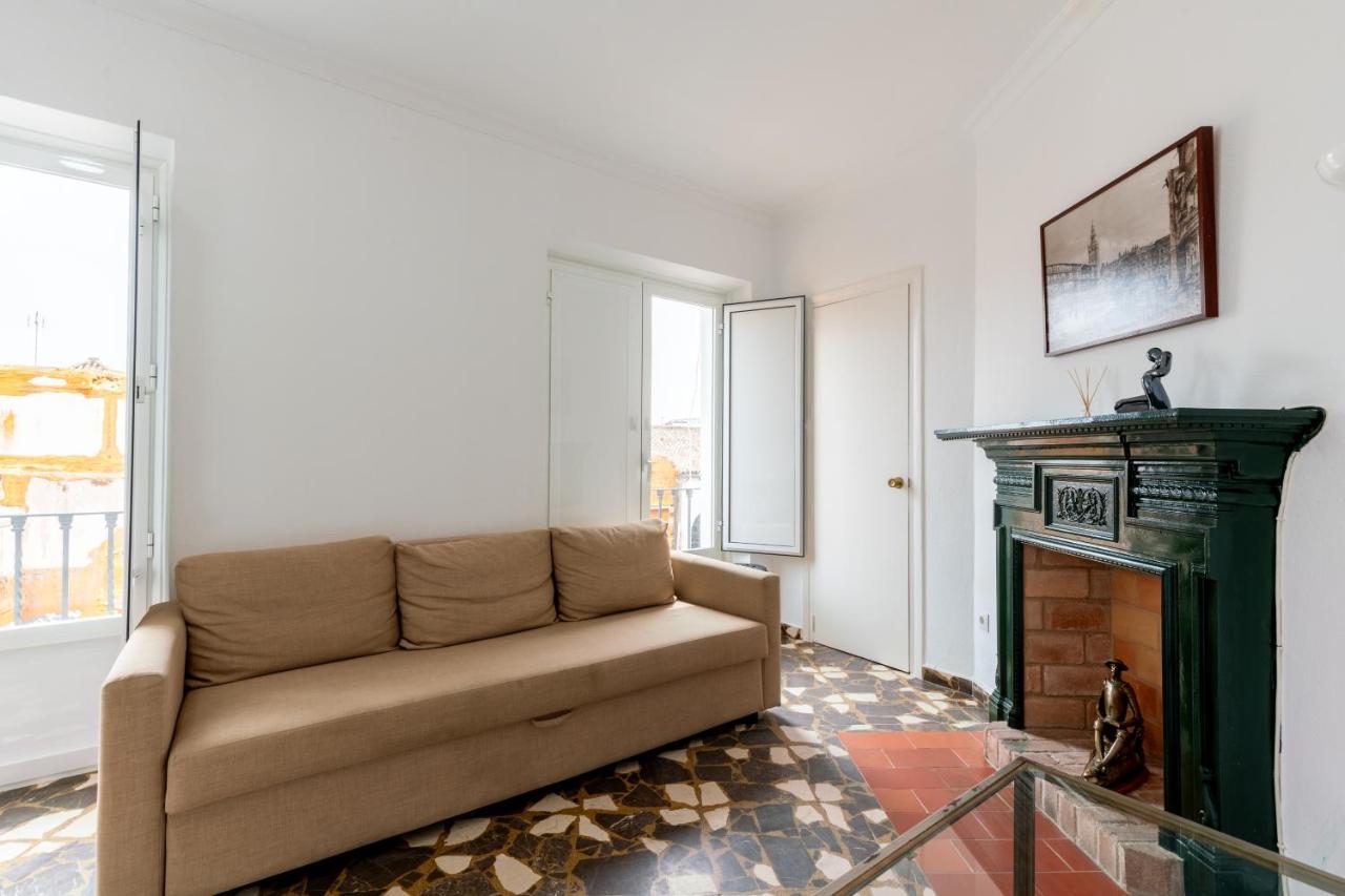 Aoa Conde De Ibarra Apartment Sevilla Bagian luar foto