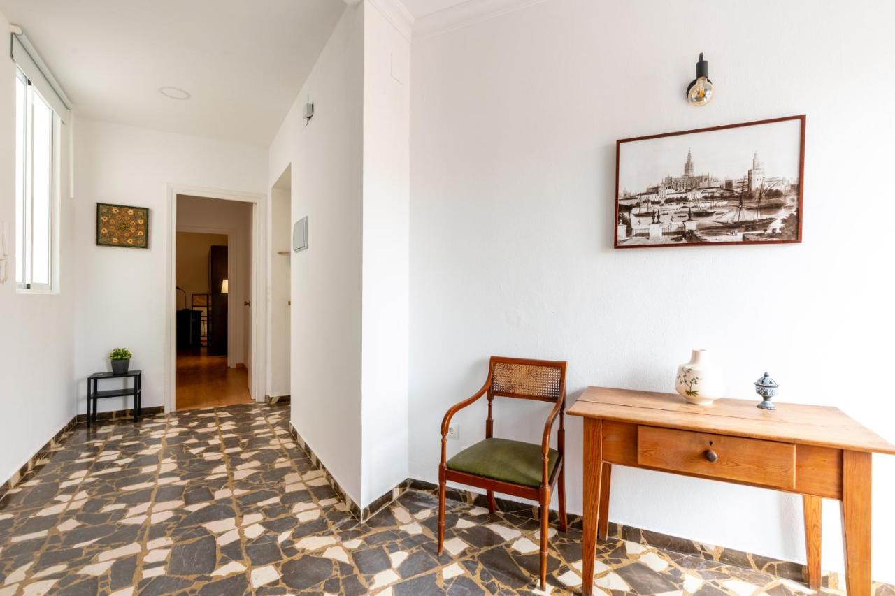 Aoa Conde De Ibarra Apartment Sevilla Bagian luar foto