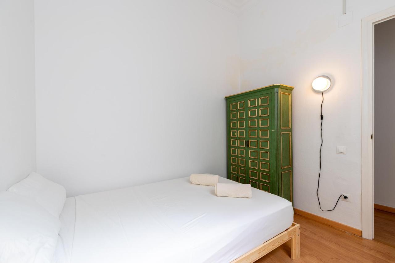 Aoa Conde De Ibarra Apartment Sevilla Bagian luar foto