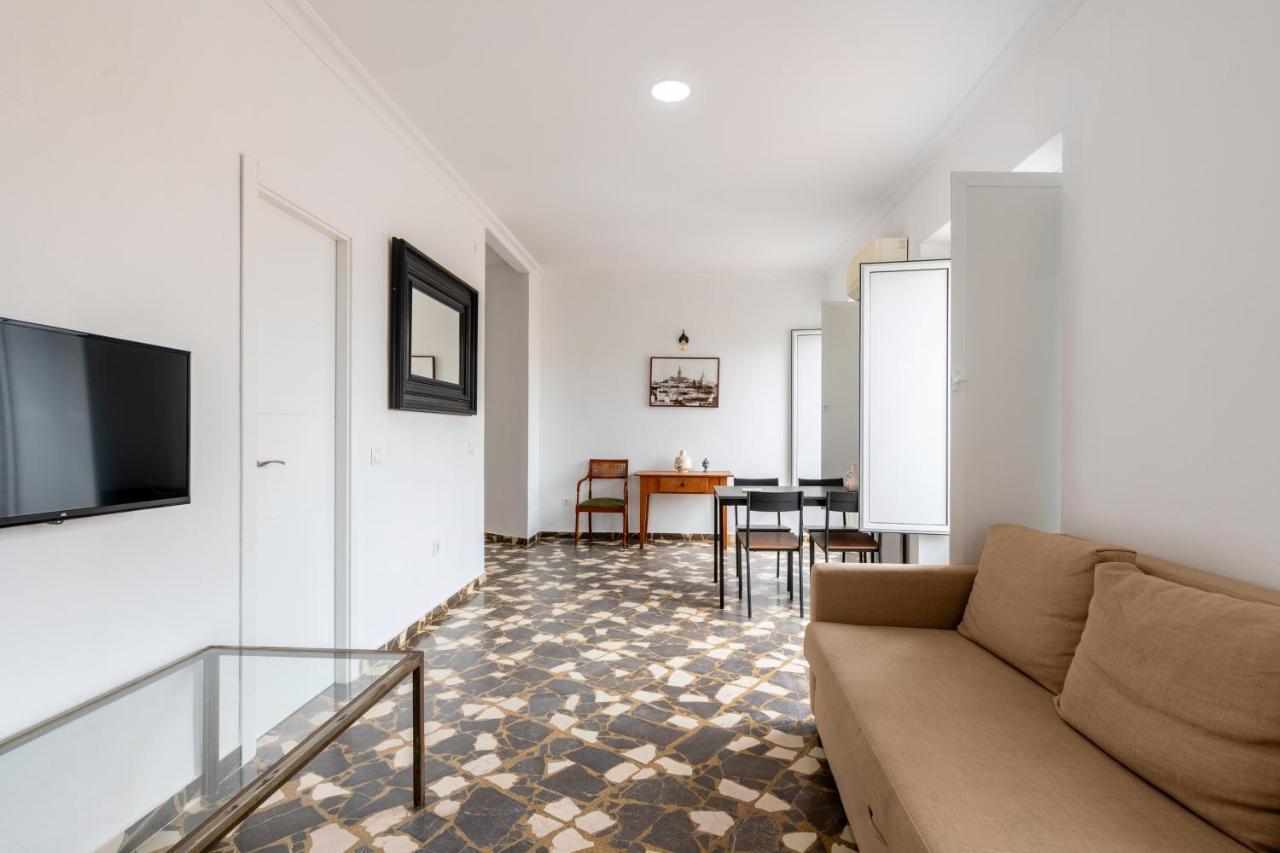 Aoa Conde De Ibarra Apartment Sevilla Bagian luar foto