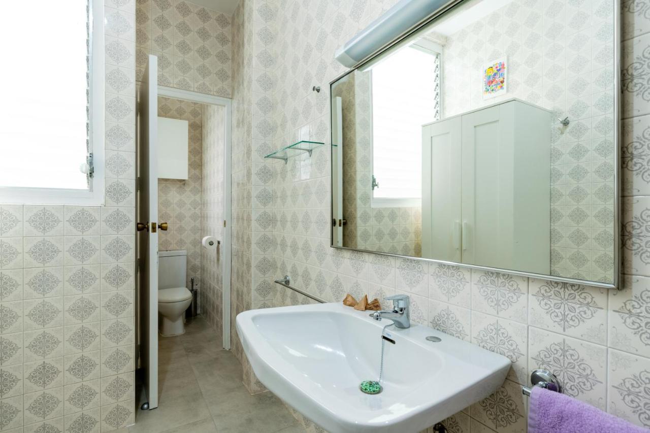 Aoa Conde De Ibarra Apartment Sevilla Bagian luar foto