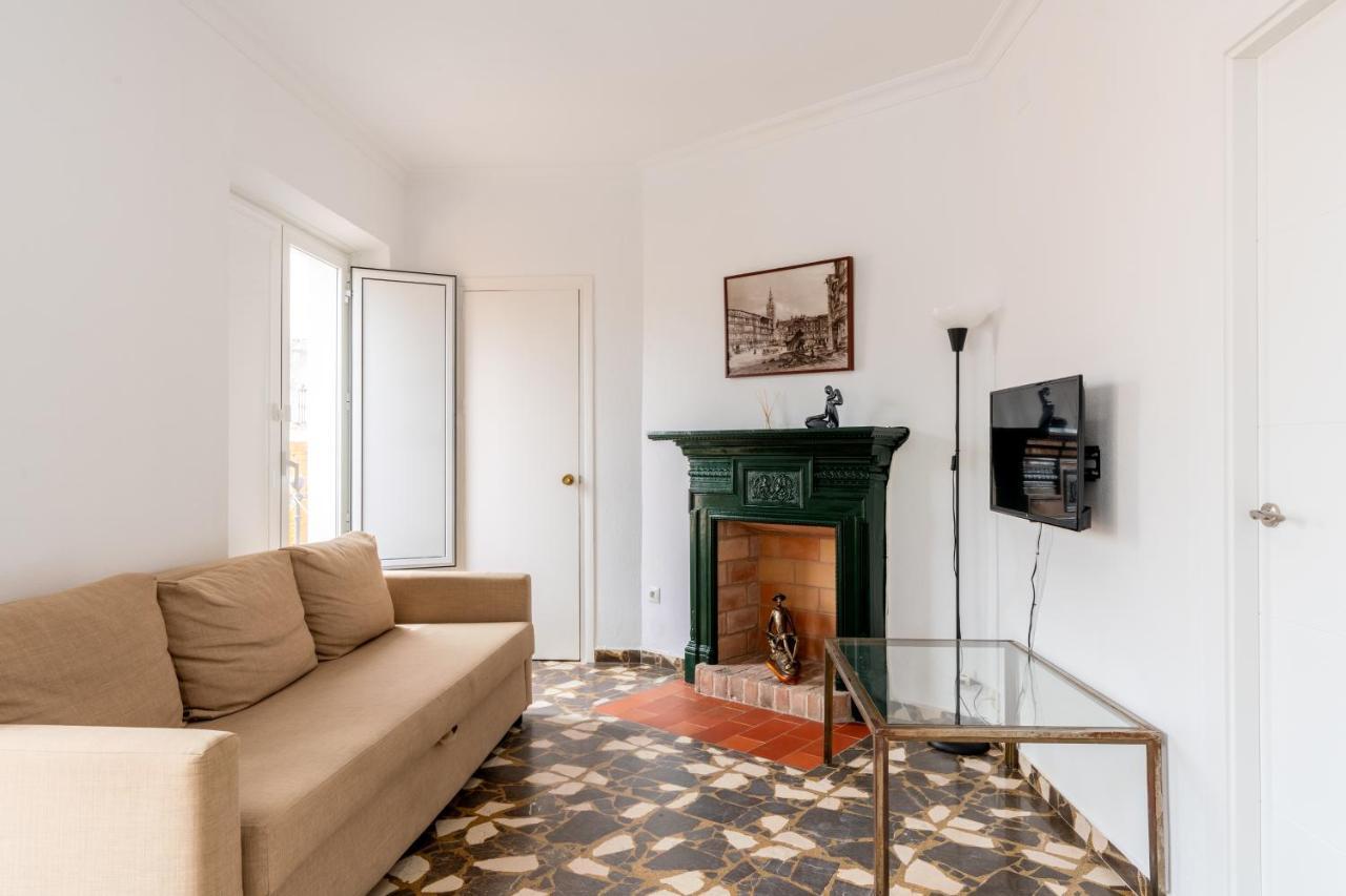 Aoa Conde De Ibarra Apartment Sevilla Bagian luar foto